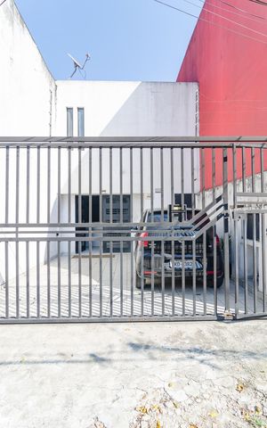 Casa à venda com 100m², 2 quartos e 1 vaga Casa à venda com 100m², 2 quartos e 1 vagaFachada