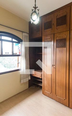 Casa à venda com 260m², 4 quartos e 3 vagas Casa à venda com 260m², 4 quartos e 3 vagasQuarto 1