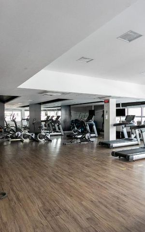 Apartamento à venda com 157m², 3 quartos e 3 vagas Apartamento à venda com 157m², 3 quartos e 3 vagasÁrea comum - Academia