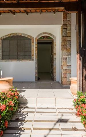 Casa para alugar com 220m², 3 quartos e 3 vagas Casa para alugar com 220m², 3 quartos e 3 vagasFachada
