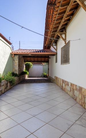 Casa para alugar com 220m², 3 quartos e 3 vagas Casa para alugar com 220m², 3 quartos e 3 vagasGaragem