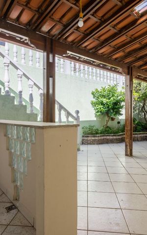 Casa para alugar com 220m², 3 quartos e 3 vagas Casa para alugar com 220m², 3 quartos e 3 vagasÁrea de Serviço