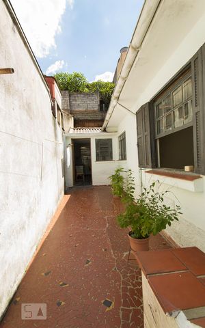 Casa à venda com 165m², 2 quartos e 1 vagaQuintal