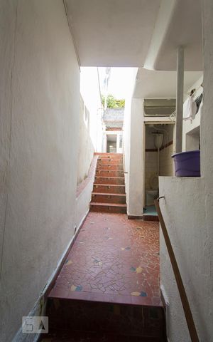 Casa à venda com 165m², 2 quartos e 1 vagaCorredor