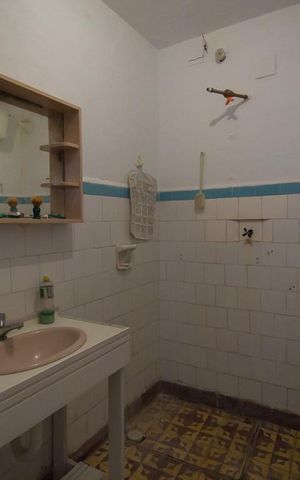 Casa à venda com 165m², 2 quartos e 1 vagaBanheiro