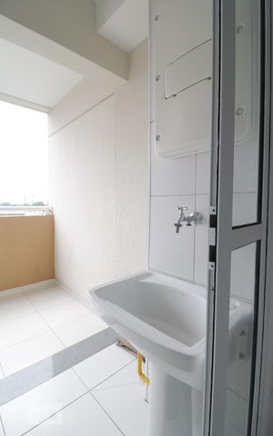 Apartamento para alugar com 52m², 2 quartos e 1 vagaArea de serviço