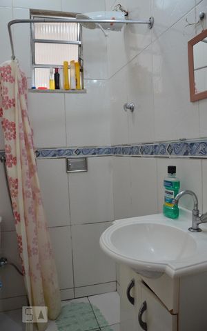 Casa à venda com 51m², 4 quartos e sem vagaBanheiro
