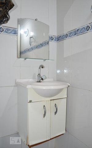 Casa à venda com 51m², 4 quartos e sem vagaBanheiro de Serviço