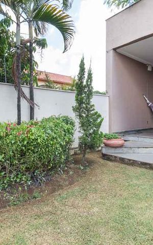 Casa para alugar com 460m², 4 quartos e 6 vagas Casa para alugar com 460m², 4 quartos e 6 vagasÁrea comum