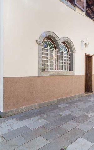 Casa para alugar com 460m², 4 quartos e 6 vagas Casa para alugar com 460m², 4 quartos e 6 vagasÁrea comum