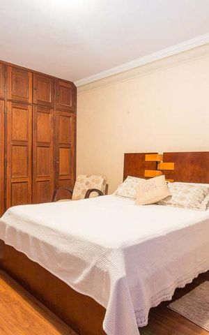 Casa para alugar com 460m², 4 quartos e 6 vagas Casa para alugar com 460m², 4 quartos e 6 vagassuíte