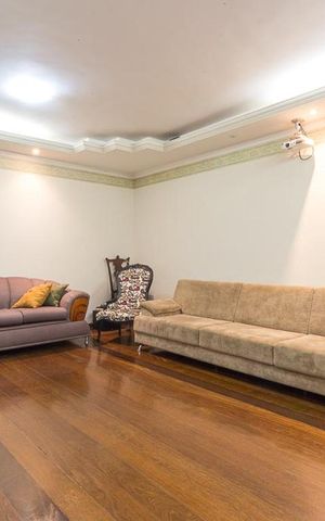 Casa para alugar com 460m², 4 quartos e 6 vagas Casa para alugar com 460m², 4 quartos e 6 vagasSala