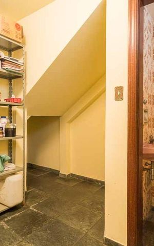 Casa para alugar com 460m², 4 quartos e 6 vagas Casa para alugar com 460m², 4 quartos e 6 vagasDespensa