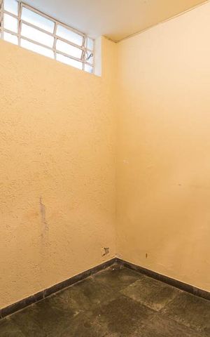 Casa para alugar com 460m², 4 quartos e 6 vagas Casa para alugar com 460m², 4 quartos e 6 vagasHall