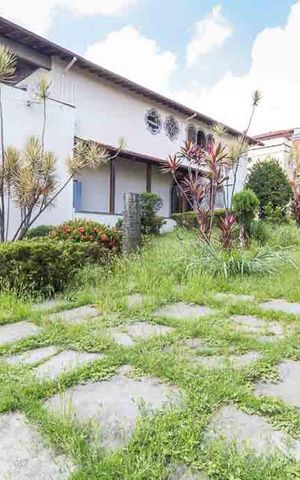 Casa para alugar com 460m², 4 quartos e 6 vagas