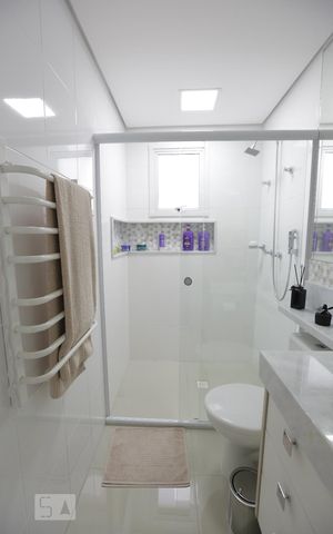 Apartamento à venda com 258m², 3 quartos e 6 vagasBanheiro da Suíte 2
