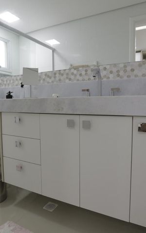 Apartamento à venda com 258m², 3 quartos e 6 vagasBanheiro da Suíte 2