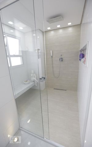 Apartamento à venda com 258m², 3 quartos e 6 vagasBanheiro da Suíte 3