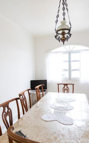Casa à venda com 420m², 4 quartos e 2 vagas Casa à venda com 420m², 4 quartos e 2 vagasCopa
