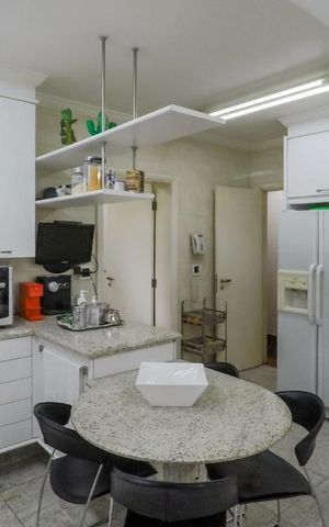 Apartamento à venda com 187m², 4 quartos e 3 vagascozinha