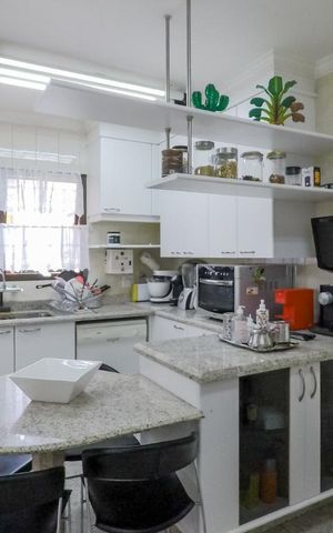 Apartamento à venda com 187m², 4 quartos e 3 vagascozinha
