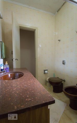 Casa à venda com 180m², 3 quartos e 6 vagasBanheiro
