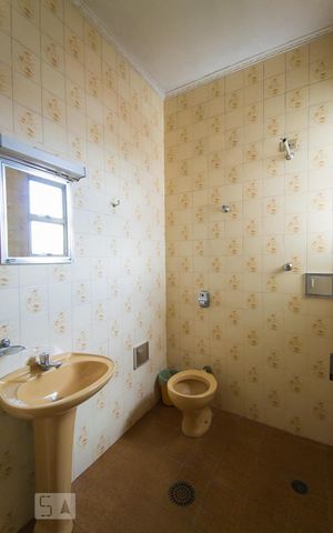 Casa à venda com 180m², 3 quartos e 6 vagasBanheiro