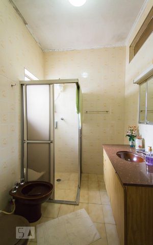 Casa à venda com 180m², 3 quartos e 6 vagasBanheiro