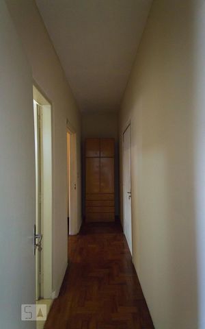 Casa à venda com 180m², 3 quartos e 6 vagasCorredor