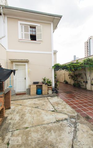 Casa à venda com 180m², 3 quartos e 6 vagasFachada