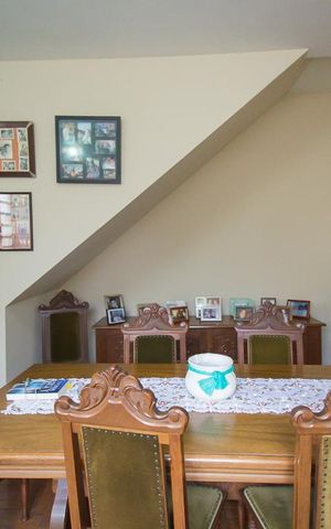 Casa à venda com 180m², 3 quartos e 6 vagasSala