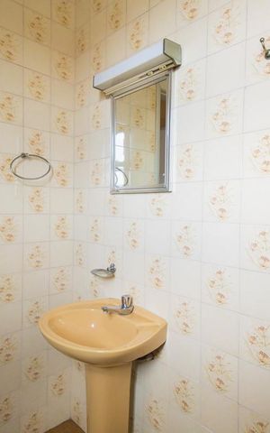Casa à venda com 180m², 3 quartos e 6 vagasBanheiro