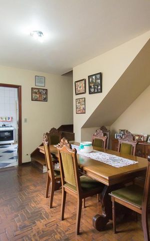 Casa à venda com 180m², 3 quartos e 6 vagasSala