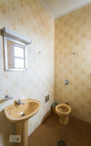 Casa à venda com 180m², 3 quartos e 6 vagasBanheiro