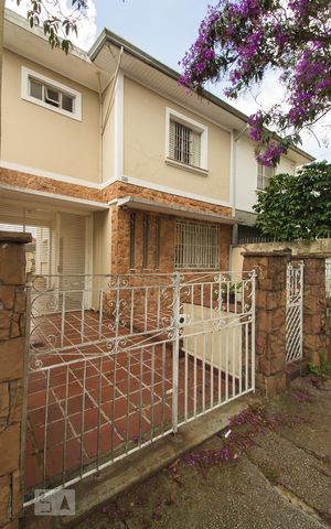 Casa à venda com 180m², 3 quartos e 6 vagasFachada