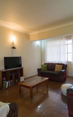 Casa à venda com 180m², 3 quartos e 6 vagasSala