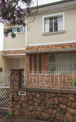 Casa à venda com 180m², 3 quartos e 6 vagasFachada