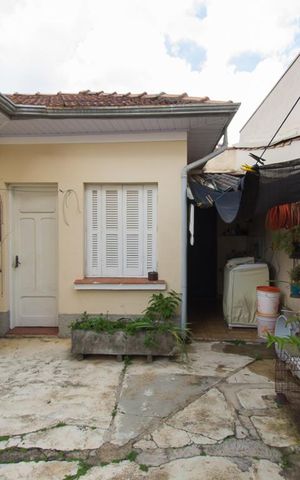 Casa à venda com 180m², 3 quartos e 6 vagasQuintal