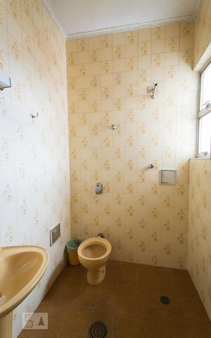 Casa à venda com 180m², 3 quartos e 6 vagasBanheiro