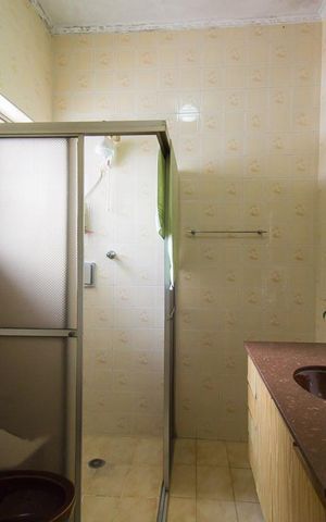 Casa à venda com 180m², 3 quartos e 6 vagasBanheiro