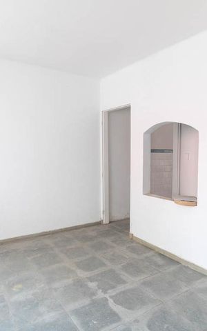Casa à venda com 95m², 2 quartos e sem vaga Casa à venda com 95m², 2 quartos e sem vagaSala