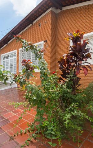 Casa à venda com 100m², 2 quartos e 3 vagasFachada