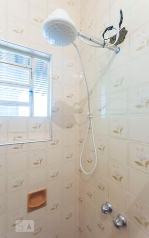 Casa à venda com 100m², 2 quartos e 3 vagasBanheiro
