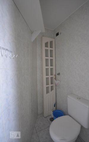 Apartamento à venda com 90m², 3 quartos e 2 vagas Apartamento à venda com 90m², 3 quartos e 2 vagasBanheiro de Serviço