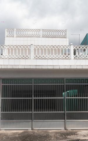 Casa à venda com 140m², 4 quartos e 2 vagasFachada