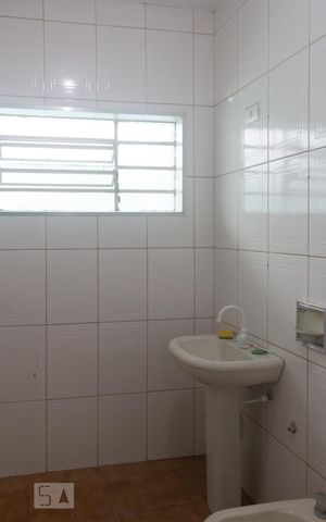 Casa à venda com 140m², 4 quartos e 2 vagasDetalhe banheiro 1