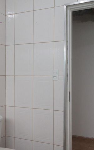 Casa à venda com 140m², 4 quartos e 2 vagasBanheiro 1