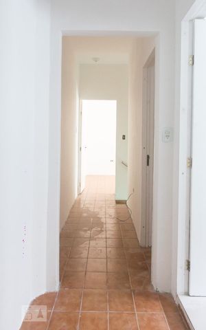 Casa à venda com 140m², 4 quartos e 2 vagasCorredor
