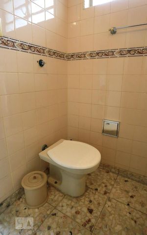 Casa à venda com 550m², 7 quartos e 4 vagasBanheiro Suíte 2