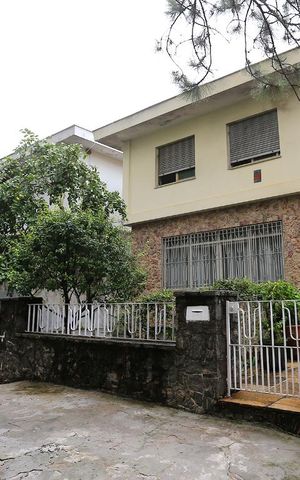 Casa à venda com 550m², 7 quartos e 4 vagasFachada